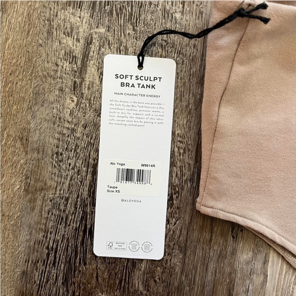NWT Alo Yoga Soft Sculpt Bra Tank
Taupe (Tan Beige Brown)
Size XS Extra Small - Picture 5 of 6